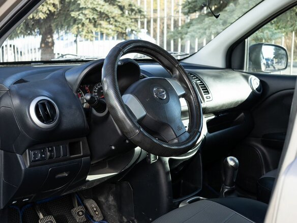 2013 Nissan Note I Рестайлинг, коричневый, 700000 рублей - вид 18