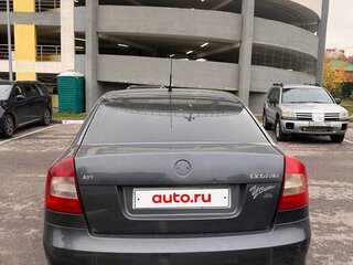 2010 Skoda Octavia II (A5) Рестайлинг, серый, 450000 рублей, вид 1
