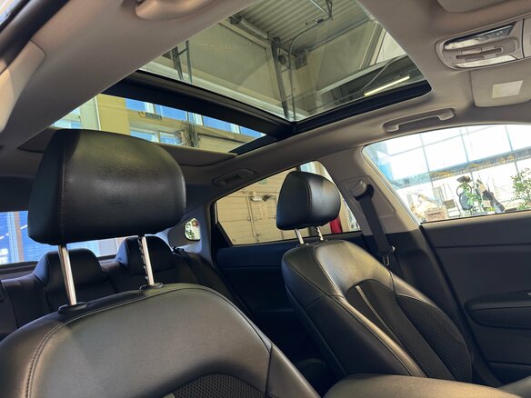 2018 Kia Optima IV Рестайлинг, белый, 1815000 рублей - вид 18