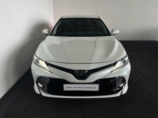 2019 Toyota Camry VIII (XV70), белый, 2540000 рублей, вид 3