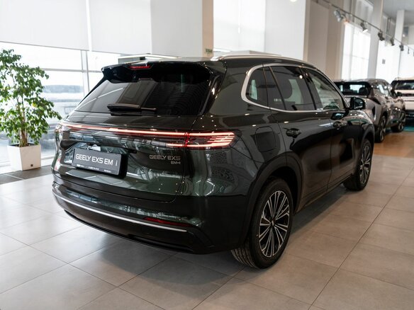 2026 Geely EX5 Гибрид EM-R, зелёный, 3829990 рублей - вид 5