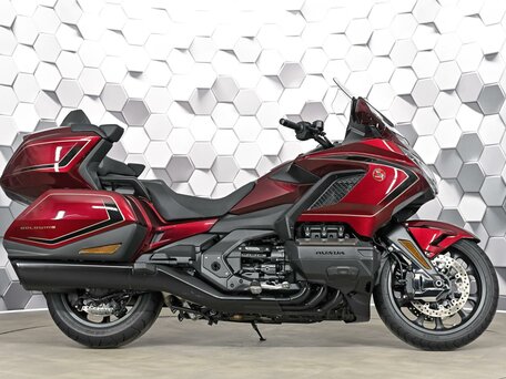 2025 Honda GL 1800 Gold Wing, красный, 3589000 рублей, вид 3