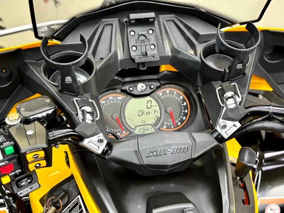 2012 BRP Can-Am Outlander 800, жёлтый, 1229000 рублей - вид 18