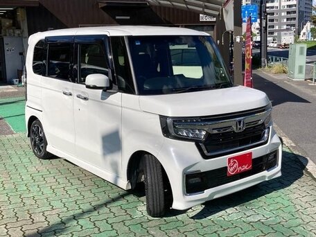 2022 Honda N-BOX II Рестайлинг, белый, 850000 рублей, вид 3