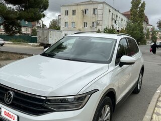 2020 Volkswagen Tiguan II Рестайлинг, белый, 2050000 рублей, вид 2