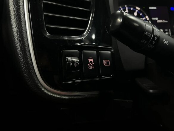 2014 Mitsubishi Outlander III Рестайлинг, белый, 1049888 рублей - вид 15
