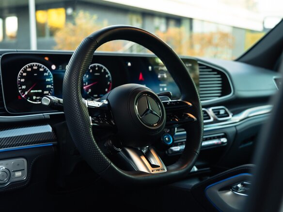 2023 Mercedes-Benz GLS AMG 63 AMG II (X167) Рестайлинг, серый, 23500000 рублей - вид 8
