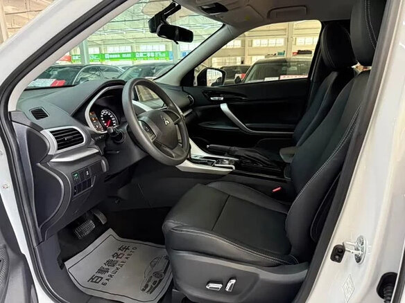 2023 Mitsubishi Eclipse Cross I Рестайлинг, белый, 1850700 рублей - вид 13