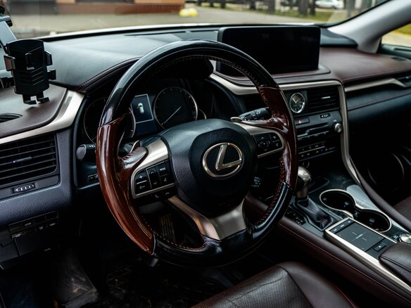 2019 Lexus RX 300 IV Рестайлинг, белый, 4450000 рублей - вид 7