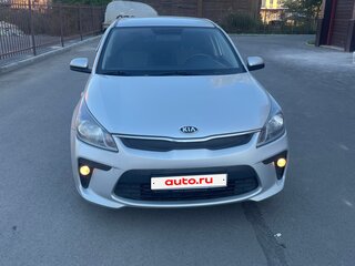 2017 Kia Rio IV, серебристый, 1100000 рублей, вид 2