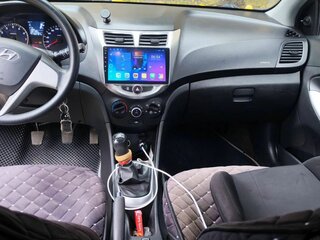 2013 Hyundai Solaris I, серебристый, 590000 рублей, вид 4