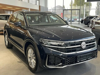 2025 Volkswagen Touareg III Рестайлинг, синий, 8390000 рублей, вид 3