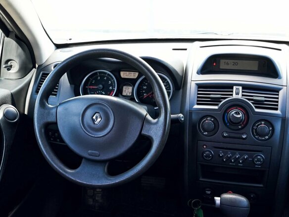 2006 Renault Megane II Рестайлинг, бежевый, 365000 рублей - вид 16