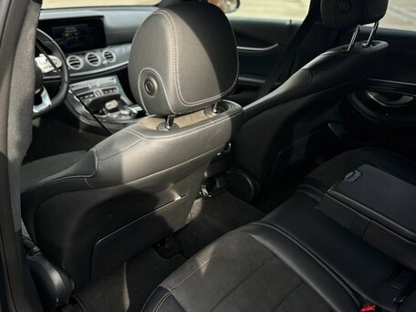 2019 Mercedes-Benz E-Класс 220 d V (W213, S213, C238), чёрный, 3000000 рублей, вид 5