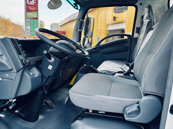 2024 Isuzu ELF KV100, белый, 4750000 рублей - вид 16