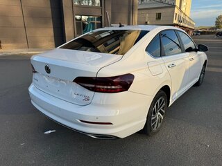 2022 Volkswagen Lavida III, белый, 1350000 рублей, вид 3