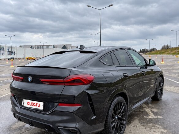 2020 BMW X6 40i III (G06), чёрный, 7800000 рублей - вид 5