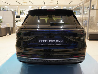 2026 Geely EX5 Гибрид EM-i, синий, 3829990 рублей, вид 5