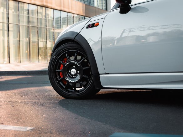 2003 Mini Hatch Cooper S I (R50), красный, 2000000 рублей - вид 3