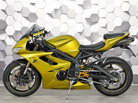 2012 Triumph Daytona 675, золотистый, 547000 рублей, вид 4
