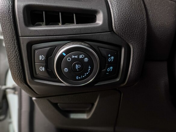 2016 Ford Focus III Рестайлинг, белый, 1399000 рублей - вид 16