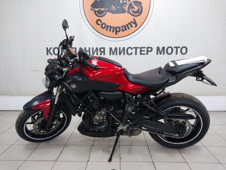 2016 Yamaha MT-07 (FZ-07), красный, 698000 рублей, вид 2