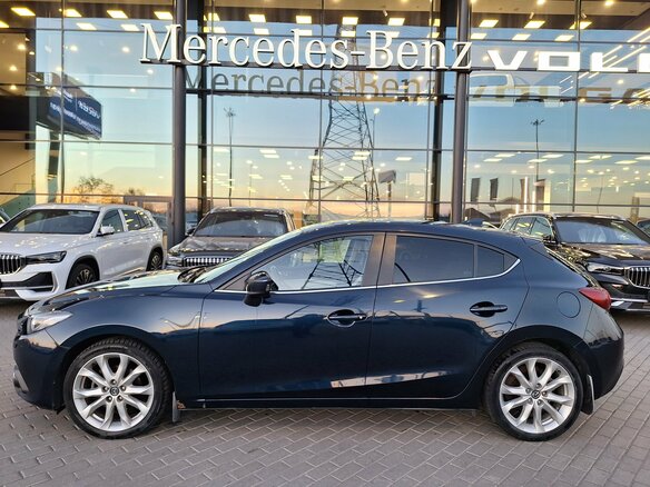 2014 Mazda 3 III (BM), чёрный, 1480000 рублей - вид 2