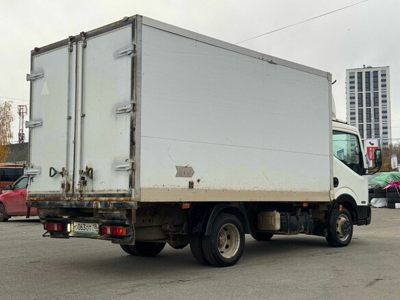 2011 Nissan Cabstar, белый - вид 5