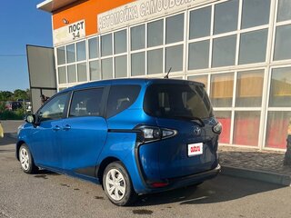 2020 Toyota Sienta II Рестайлинг, синий, 1370000 рублей, вид 5