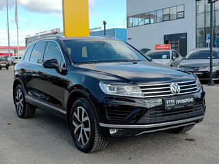 2017 Volkswagen Touareg II Рестайлинг, чёрный, 3700000 рублей, вид 3