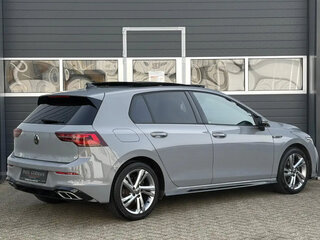2023 Volkswagen Golf VIII, серый, 1856000 рублей, вид 5