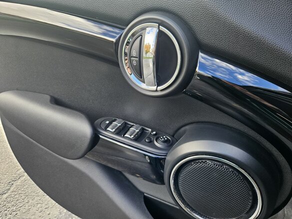 2019 Mini Hatch Cooper III (F55/F56) Рестайлинг, зелёный, 2050000 рублей - вид 19