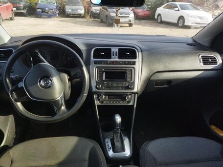 2017 Volkswagen Polo V Рестайлинг, синий, 734000 рублей, вид 3