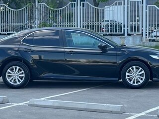 2021 Toyota Camry VIII (XV70), чёрный, 2450000 рублей, вид 3