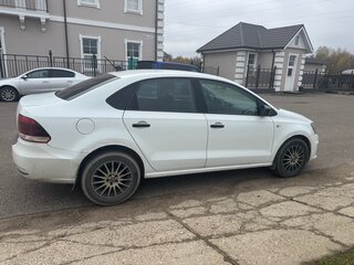 2018 Volkswagen Polo V Рестайлинг, белый, 630000 рублей, вид 2