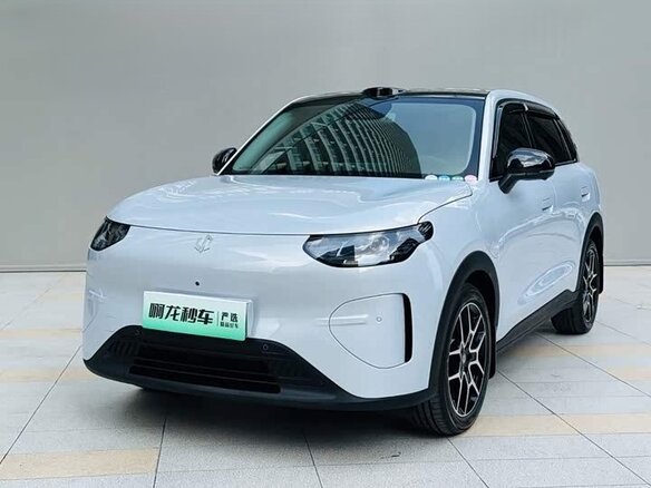 2026 Leapmotor A10 39.8 kWh, серебристый, 1580000 рублей - вид 9
