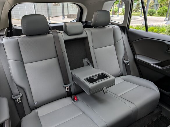 2026 Toyota RAV4 V (XA50), чёрный, 4180000 рублей - вид 16