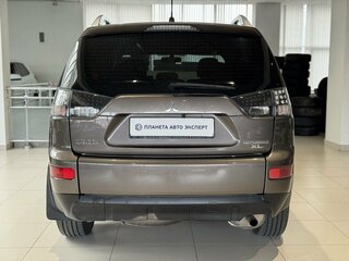 2009 Mitsubishi Outlander II Рестайлинг, коричневый, 999000 рублей, вид 5