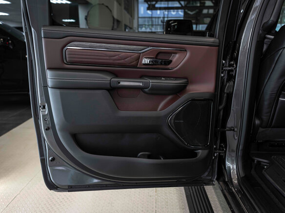 2026 Ram 1500 Crew Cab eTorque V Рестайлинг, серый, 11062679 рублей - вид 14