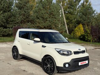 2017 Kia Soul II Рестайлинг, бежевый, 1500000 рублей, вид 2