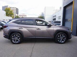 2023 Hyundai Tucson IV, коричневый, 2935000 рублей, вид 4