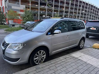 2007 Volkswagen Touran I Рестайлинг, серебристый, 700000 рублей, вид 1