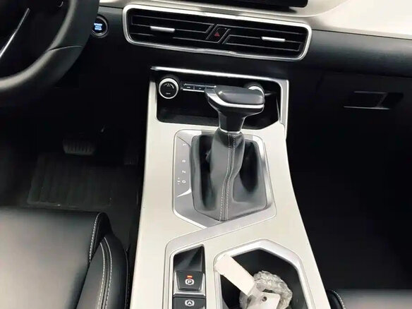 2025 Geely Binyue I Рестайлинг 2, белый, 1350000 рублей - вид 11