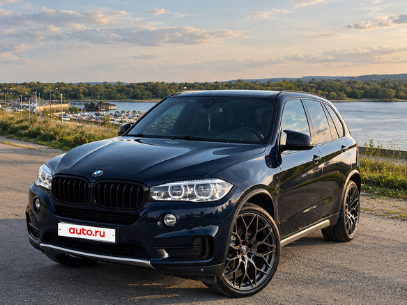 2017 BMW X5 30d III (F15), синий, 4900000 рублей - вид 1