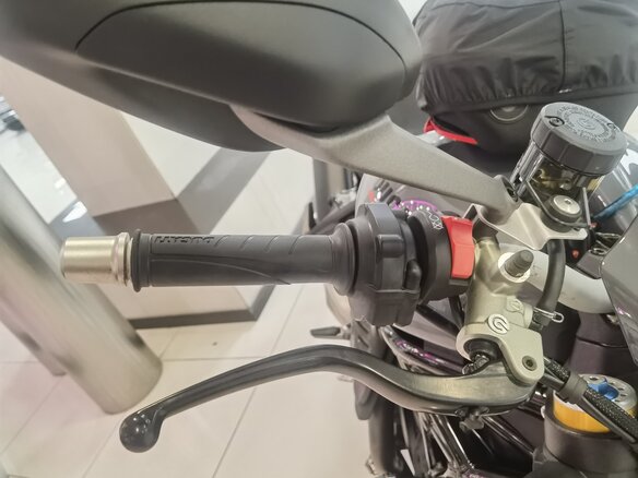 2018 Ducati Monster 1200, серый, 1250000 рублей - вид 36