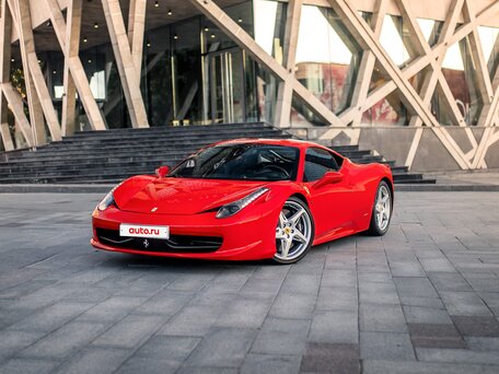 2010 Ferrari 458 Italia, красный, 16500000 рублей, вид 1