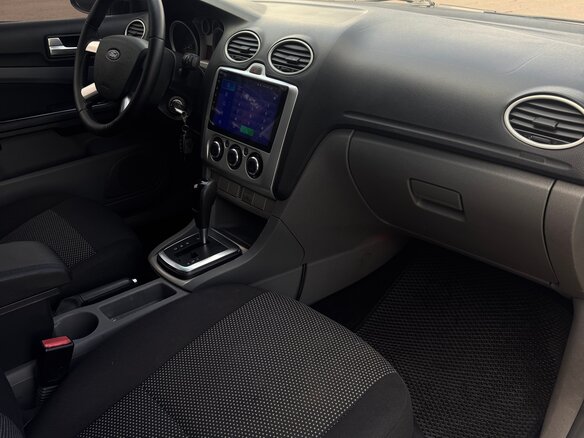 2011 Ford Focus II Рестайлинг, серебристый, 650000 рублей - вид 6