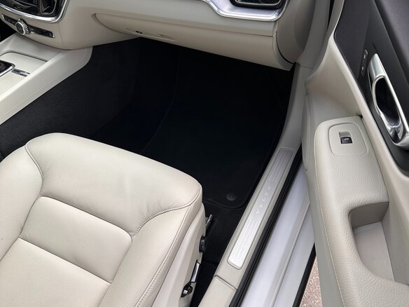 2020 Volvo S60 III, белый, 3580000 рублей - вид 25