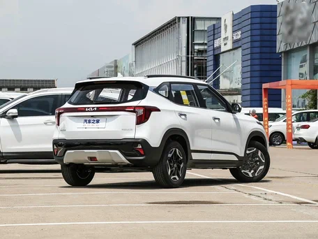 2026 Kia Seltos I Рестайлинг, белый, 1990000 рублей, вид 4