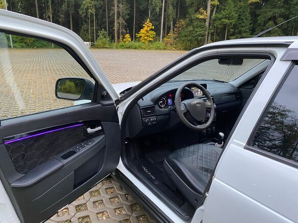 2014 Lada (ВАЗ) Priora I Рестайлинг, белый, 650000 рублей - вид 9